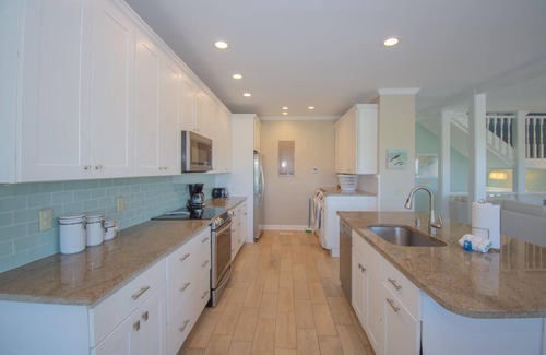 Saint Helena Island House | 355 Ocean Point Dr