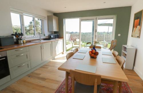 Brynteg House | 36 Parc Delfryn