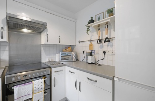 Island Gardens Apartment | 360 E14 Tyndal Ct 09 -Charming 2-bedroom, 1-Bathroom Apartment in Transom Square