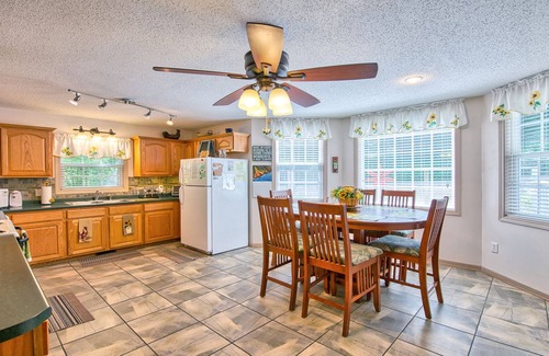 Waynesville House | 3600 Ft Hot Tub/Gameroom/3 bedroom/3.5 baths 3 story master on main floor/firepl
