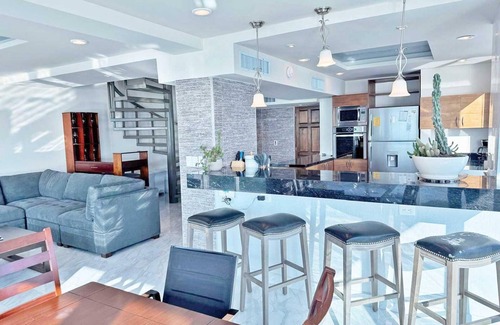 Zona Hotelera Condo | #3704-Tim’s Ocean Condos – Beachfront – ALL Bedrooms have attached Bathroom!