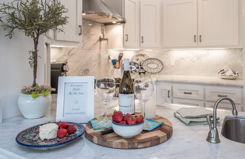 Northwest Carmel House | 3734 Avrio by-the-Sea ~ Walk to Downtown and Beach