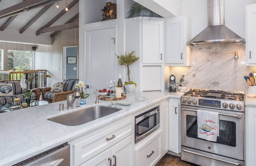 Northwest Carmel House | 3734 Avrio by-the-Sea ~ Walk to Downtown and Beach