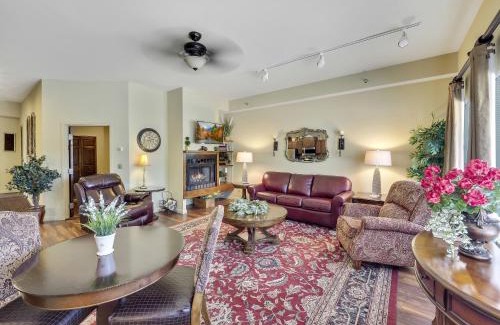 Charlevoix House | 377 Edgewater Inn