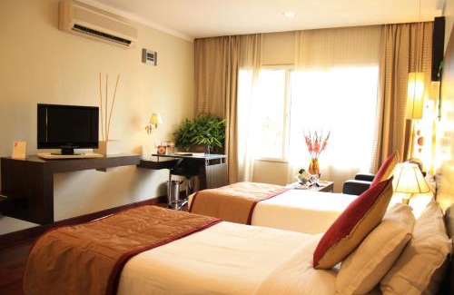 Gandhi Nagar Hotel | 37th Crescent Hotel Bengaluru