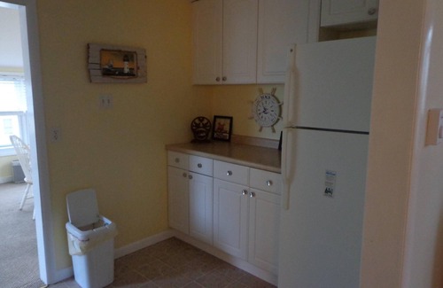 Brigantine Apartment | 37Th St So 2nd Floor, Beach Block