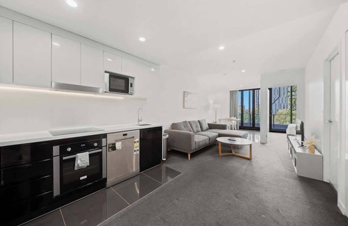 Toowong Apartment | 38 High St - Premium Executive in Heart of Toowong