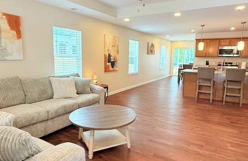 Jeffersonville - Clarksville House | 3801 Hamburg pike, New Home 2025, perfect for a family ,With hot tub,