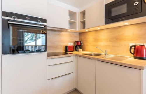 Valmorel Apartment | 385m from ski slopes, 2nd floor, view forest, balcony, parking, tv, ski locker, 51m², Valmorel