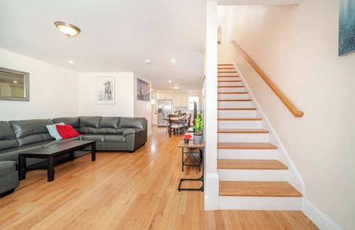 Quincy House | 39 - 3BR - Quincy Stunning Townhouse near Adams