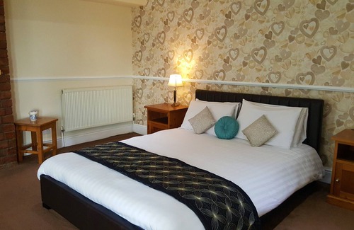 London Borough of Hounslow Apartment | 39 Sri Gandha is located in New Bedfont.