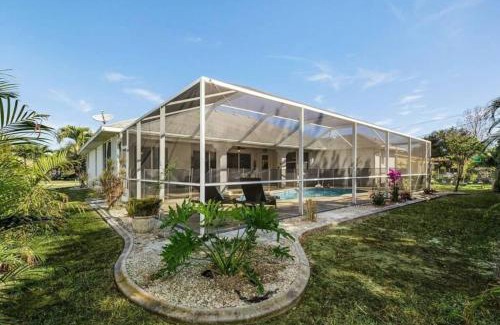 Cape Coral House | 391 Modern house with Pool