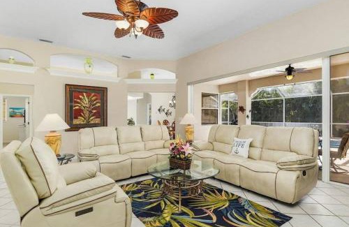 Cape Coral House | 391 Modern house with Pool