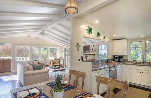 Northeast Carmel House | 3912 Ocean Stroll - Near Downtown and the Beach