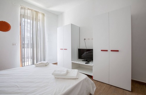 Noci House | 3915 cdg - Stanza Alessandra (PT) by BarbarHouse