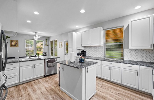 Lilburn Apartment | 3944 Thornhill Dr SW