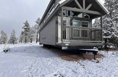Williams Ski Chalet | 3A Cozy Cabin With Mountain View, WIFI and AC in Beautiful Williams