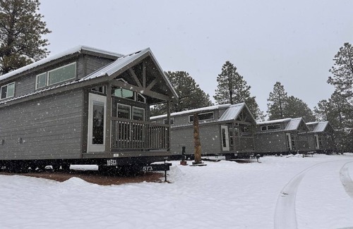 Williams Ski Chalet | 3A Cozy Cabin With Mountain View, WIFI and AC in Beautiful Williams