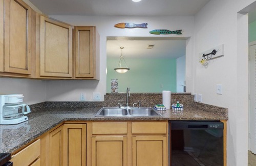 Gulf Shores Condo | 3b/2b w/Pool & Tennis Court, Sleeps 6