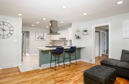 Barnum West House | 3b/2b West Denver Home BBQ/Fire pit and large yard near Red Rocks/Downtown