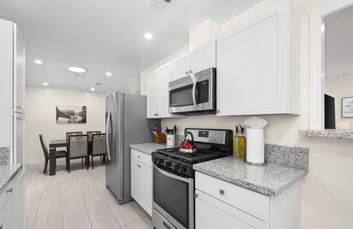Fresno House | 3B/2Bth, Upgraded w Everything New, EasyA to US99