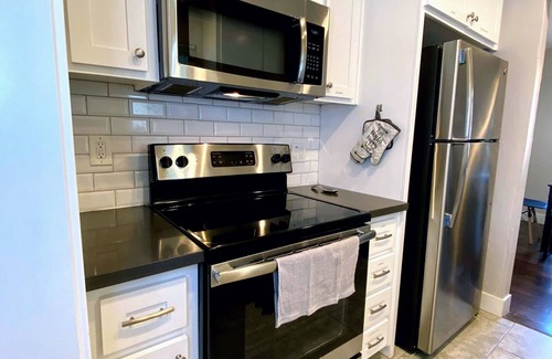 Southwestern Sacramento House | 3B Golf Terrace Family Home w/Sun Room/RV Parking/WD.