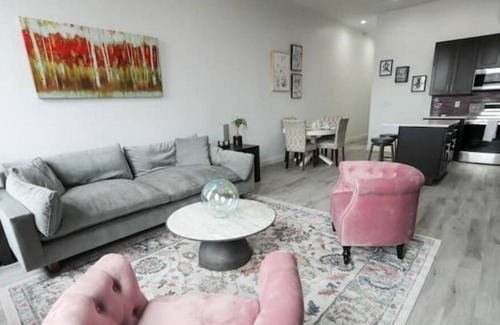 Downtown Historic District Apartment | 3B Stay in Downtown Easton 2BR