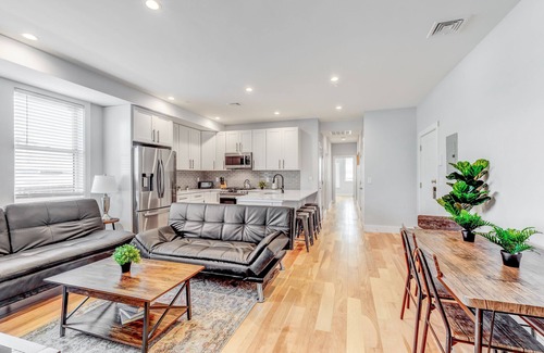 Harbor View - Orient Heights Apartment | 3BD/2BA Near Logan Airport and T 3276