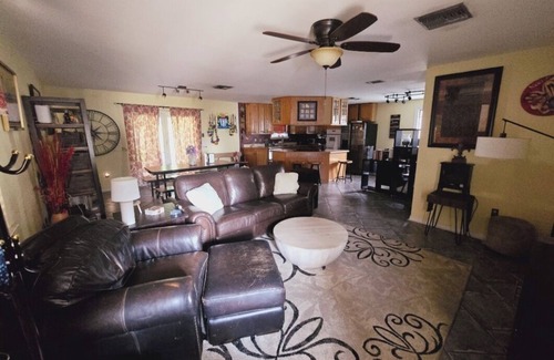 Metairie House | 3bd/2ba Spacious Home in Safe Area! Walk to the Lake and Only Minutes from NOLA