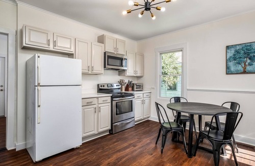Williamstown House | 3bd 2ba Townhouse. Walkable to College and walking paths. Longer stays welcome