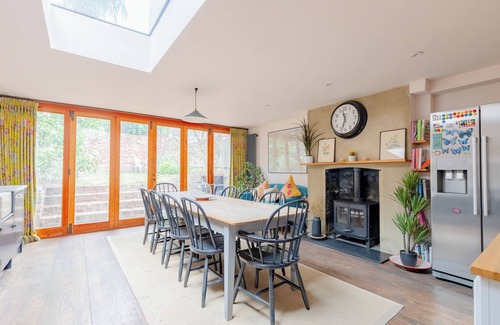 Dartmouth Park House | 3BD Cottage Inspired Home by Hampstead Heath