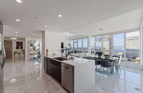 Downtown San Diego Condo | 3bd double story downtown Marina penthouse - near ComicCon!