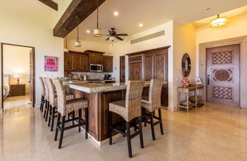 San Jose del Cabo Apartment | 3BD Golf Front - Hot Tub & Beach Club in PLC