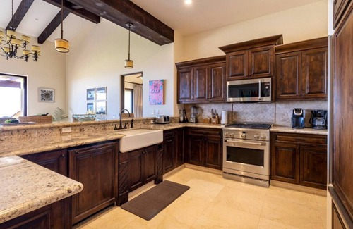 San Jose del Cabo Apartment | 3BD Golf Front - Hot Tub & Beach Club in PLC