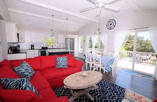 Indian Neck Heights House | 3BD Indian Neck Beauty-A/C, Water Views, Steps to Burton Baker Beach