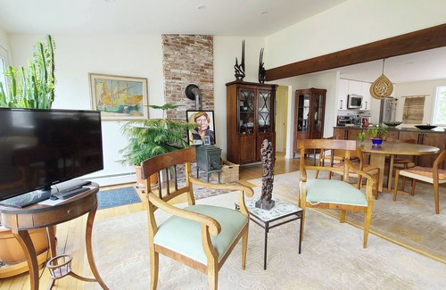 Wellfleet House | 3BD+ Wooded Retreat-Central Air, Large Yard & Deck, Screen Porch, Secluded
