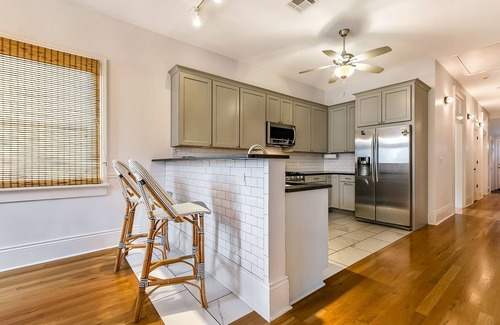 Bywater House | 3bdr/2ba historic renovated digs on quiet street in bohemian neighborhood