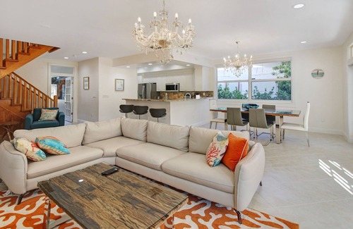 Lauderdale-by-the-Sea House | 3BDR FAMILY VILLA WITH PRIVATE POOL & STEPS TO THE BEACH