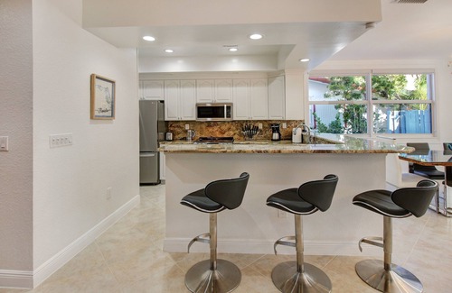 Lauderdale-by-the-Sea House | 3BDR FAMILY VILLA WITH PRIVATE POOL & STEPS TO THE BEACH