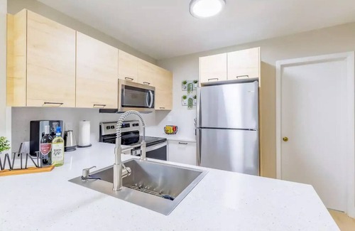 Flagami House | 3BDR Modern/Top Location/Terrace/10min Airport and Coral Gables