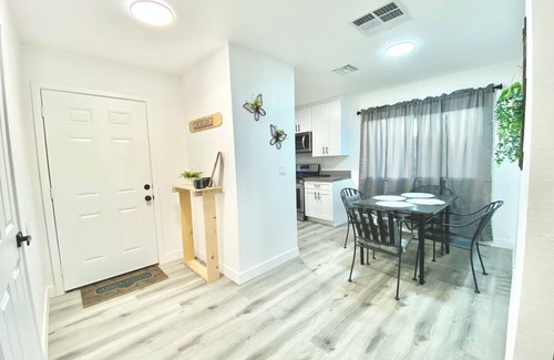 Mojave House | 3Bed 2Bath Home Central Mojave with King bed, WiFi, Remote and Contract workers