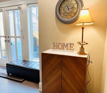 Marpole House | 3Bed 2Bath Steam Sauna Retreat! Family friendly!