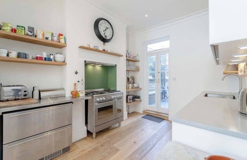 Vauxhall House | 3bed House for an Authentic stay near river&metro