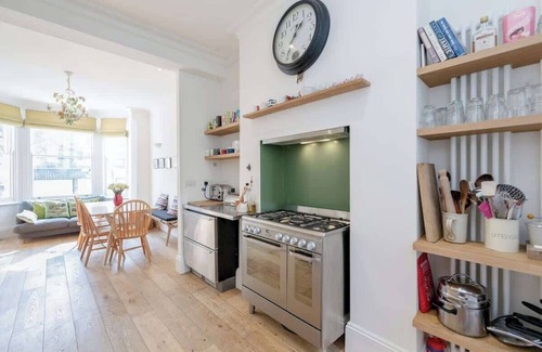 Vauxhall House | 3bed House for an Authentic stay near river&metro