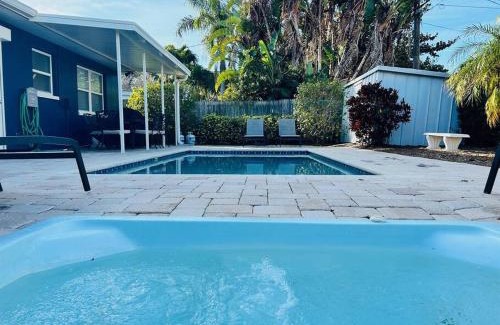 Bay Esplanade House | 3Bed2Bath Clearwater Beach Vacation Home with Heated Pool