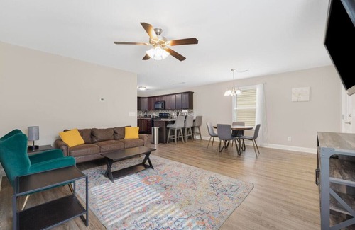 Johnson City Apartment | 3BR 2.5BA condo near downtown JC