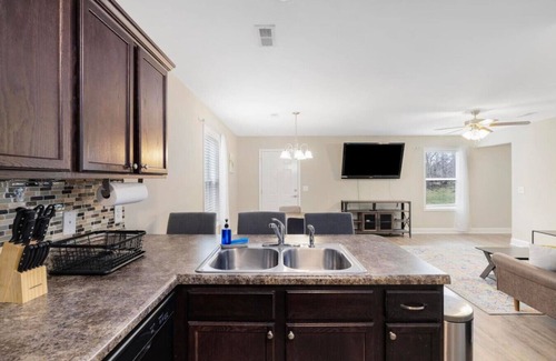Johnson City Apartment | 3BR 2.5BA condo near downtown JC