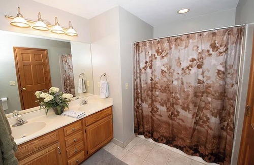 South Bend House | 3BR / 2.5BA Updated Home w/ Finished Basement 1 Garage Space - 15 minutes to ND
