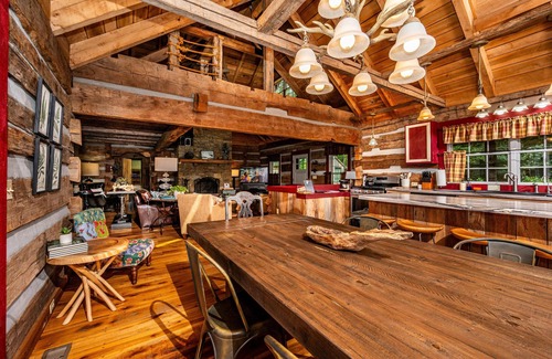 Helmsburg Cabin | 3BR, 2 BA Log Cabin