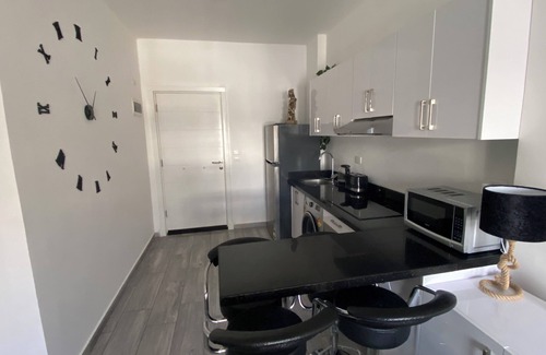 Al Ahyaa Apartment | 3BR 2BA Escape 4 Pools Wi-Fi Onsite Shop Onsite Restaurant Near El Gouna